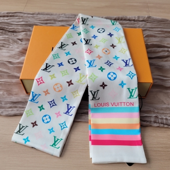 Louis Vuitton Murakami Monogram Scarf #M78125 - Picture 1 of 11